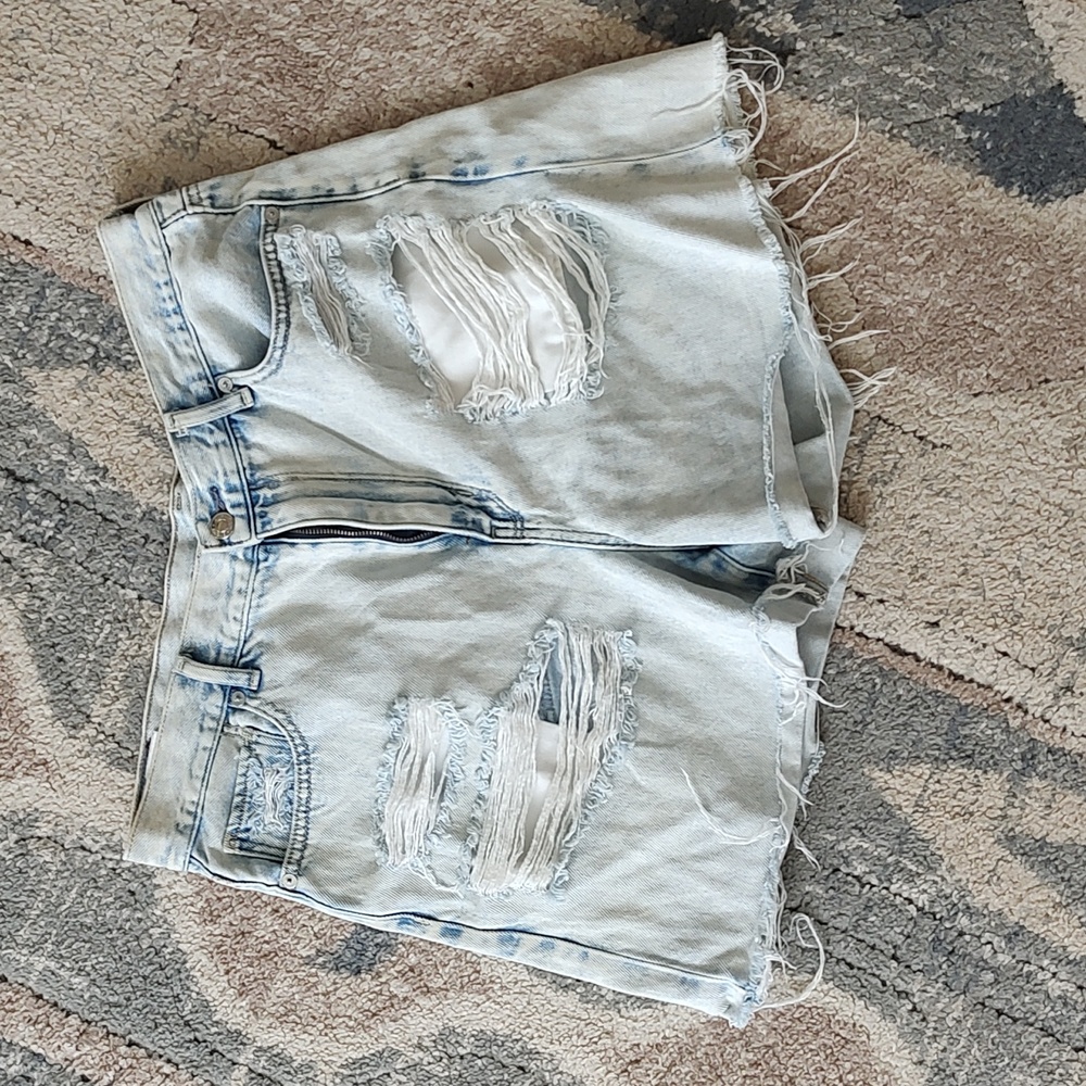 AE Mom shorts